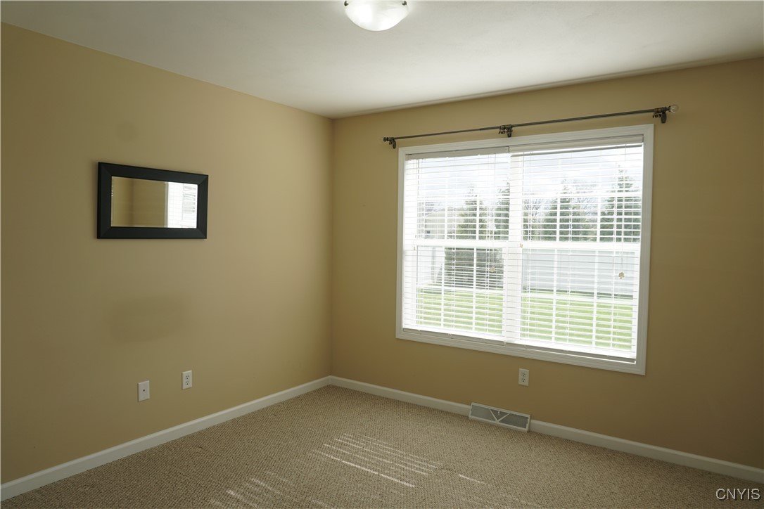 4828 Lighthouse Village Cir Cir, Clay, New York image 28