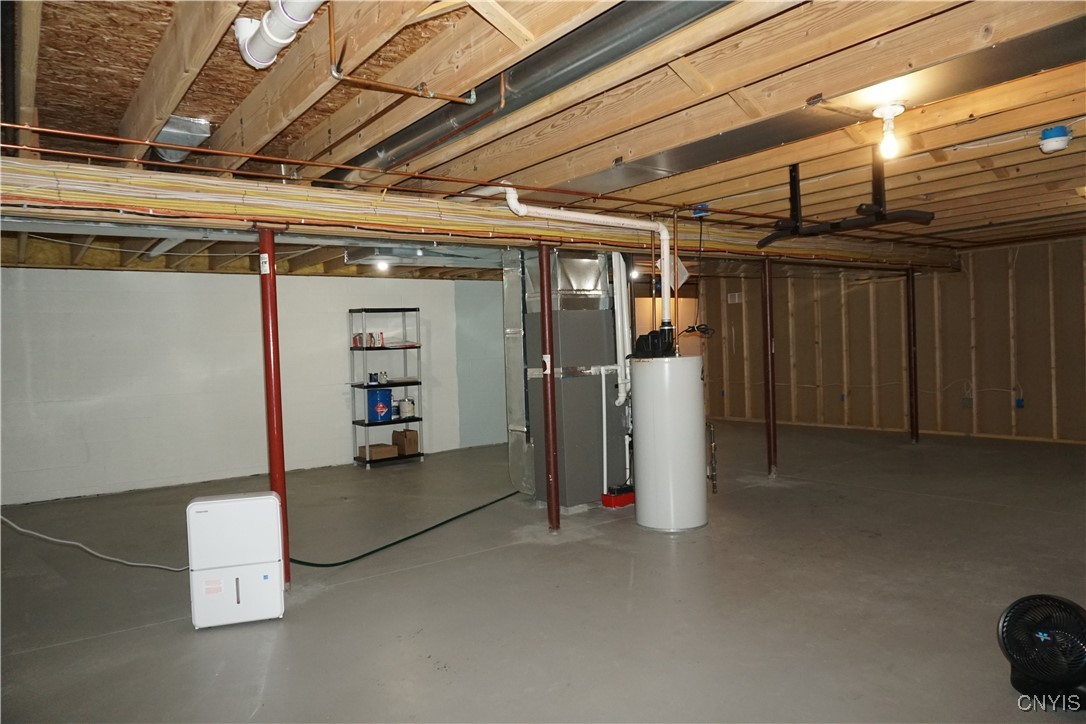 4828 Lighthouse Village Cir Cir, Clay, New York image 37