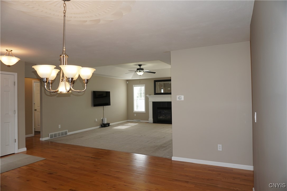 4828 Lighthouse Village Cir Cir, Clay, New York image 5