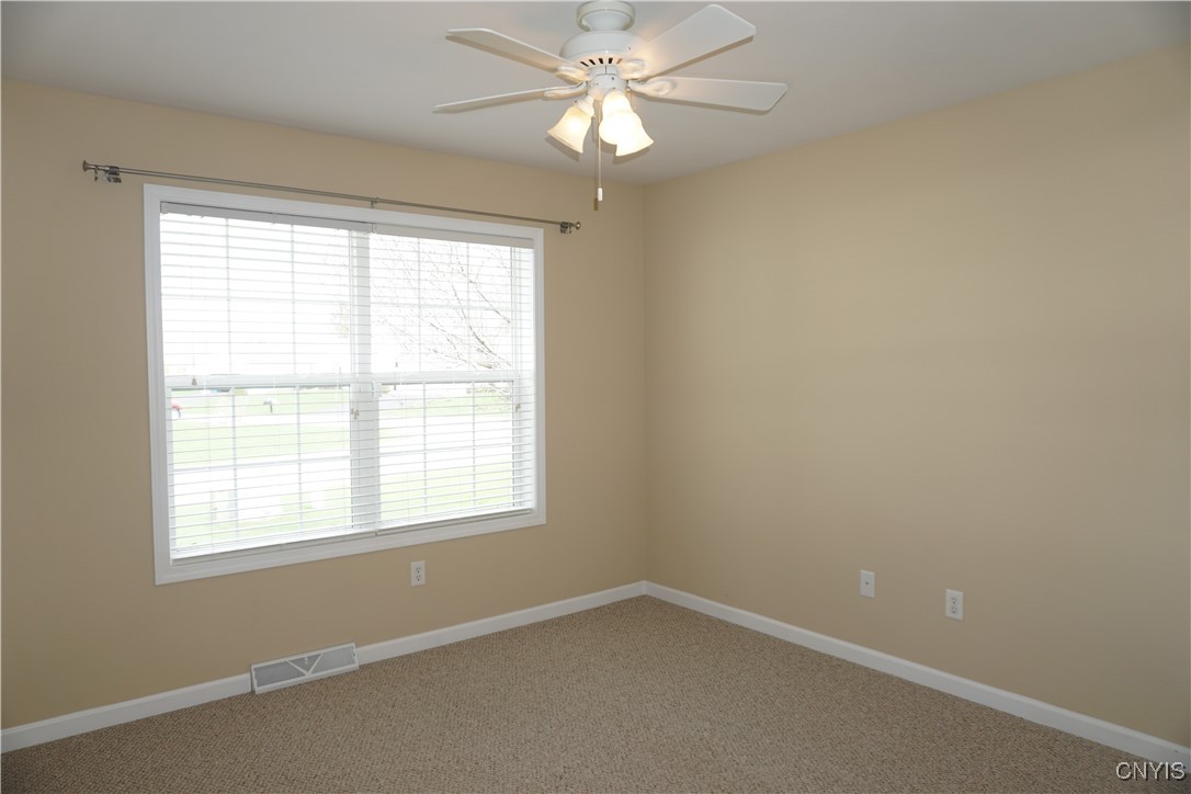4828 Lighthouse Village Cir Cir, Clay, New York image 24