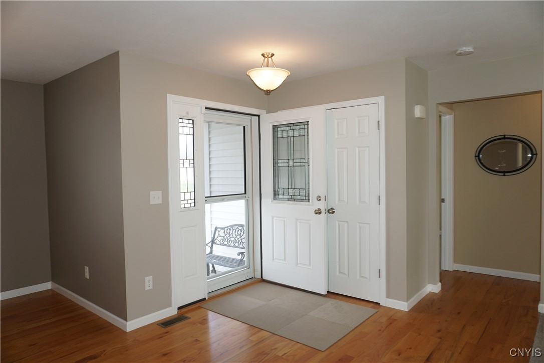 4828 Lighthouse Village Cir Cir, Clay, New York image 2
