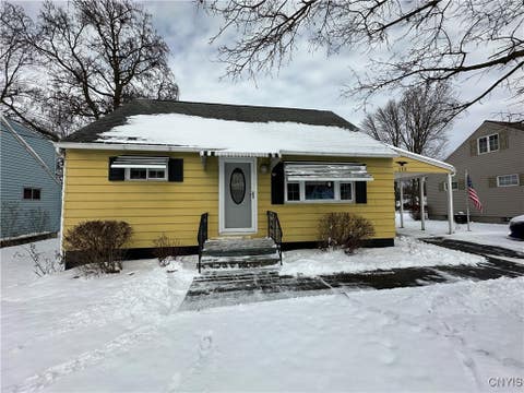 Photo for 152 Kendall Drive W