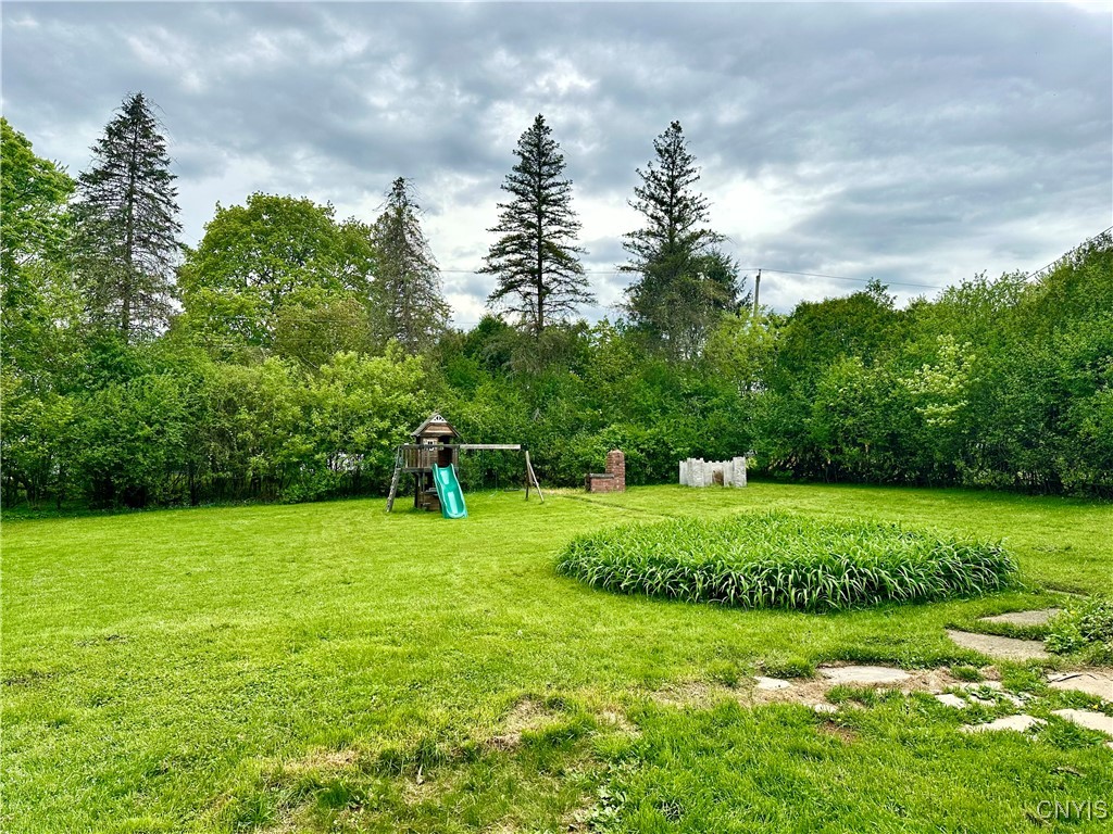 215 Washington Drive, New Hartford, New York image 8