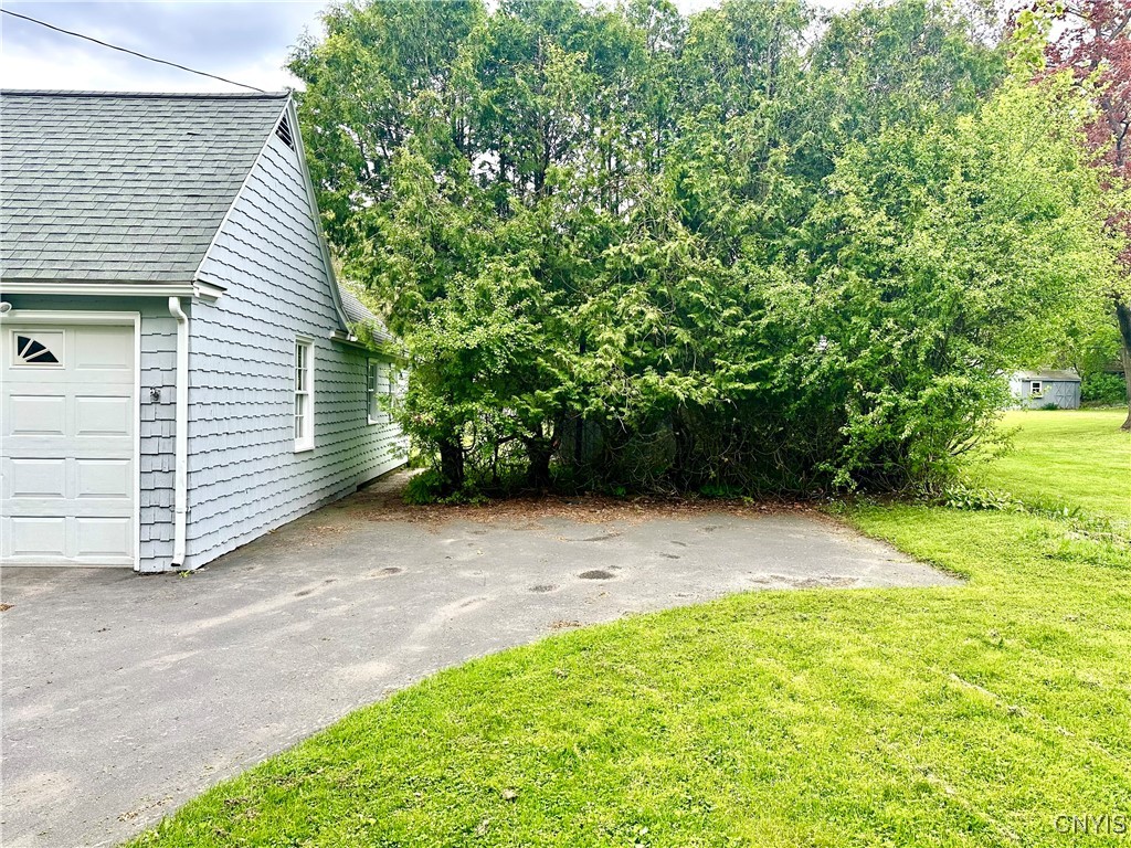 215 Washington Drive, New Hartford, New York image 5