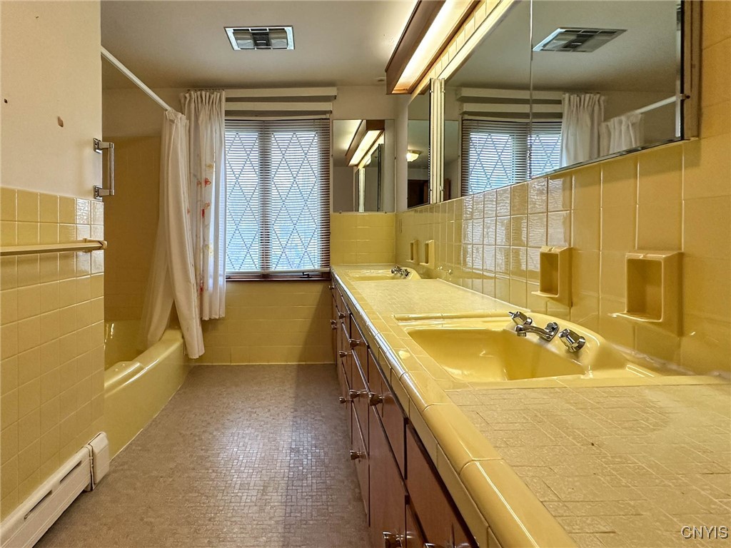 1009 Parkway, Utica, New York image 30