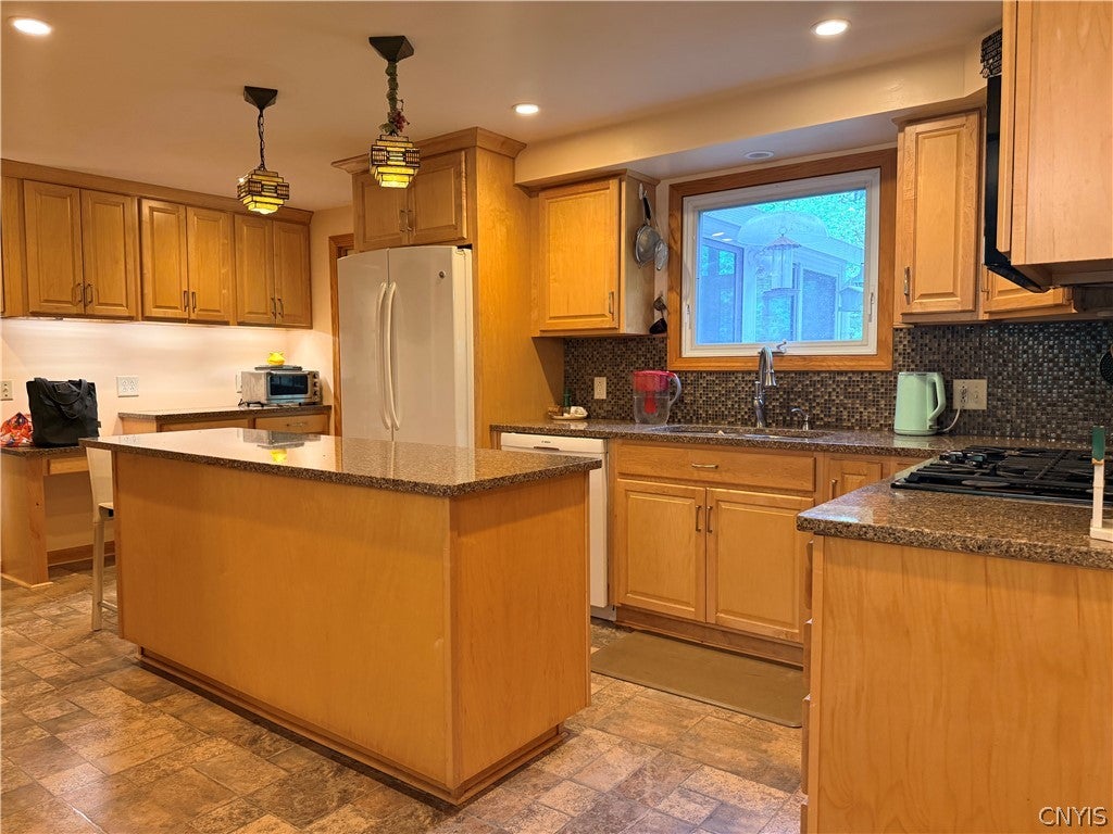4016 Kinney Gulf Road