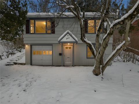 243 Houston Avenue, Syracuse, NY 13224 - #: S1652411