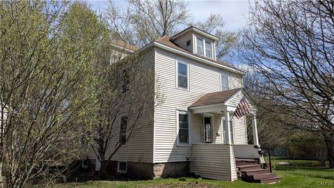 Photo of 412 Edgerton Street, Manlius, NY 13116 (MLS # S1674657)