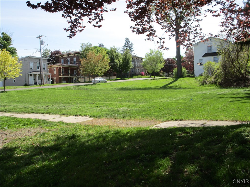 33,37 W Cayuga Street
