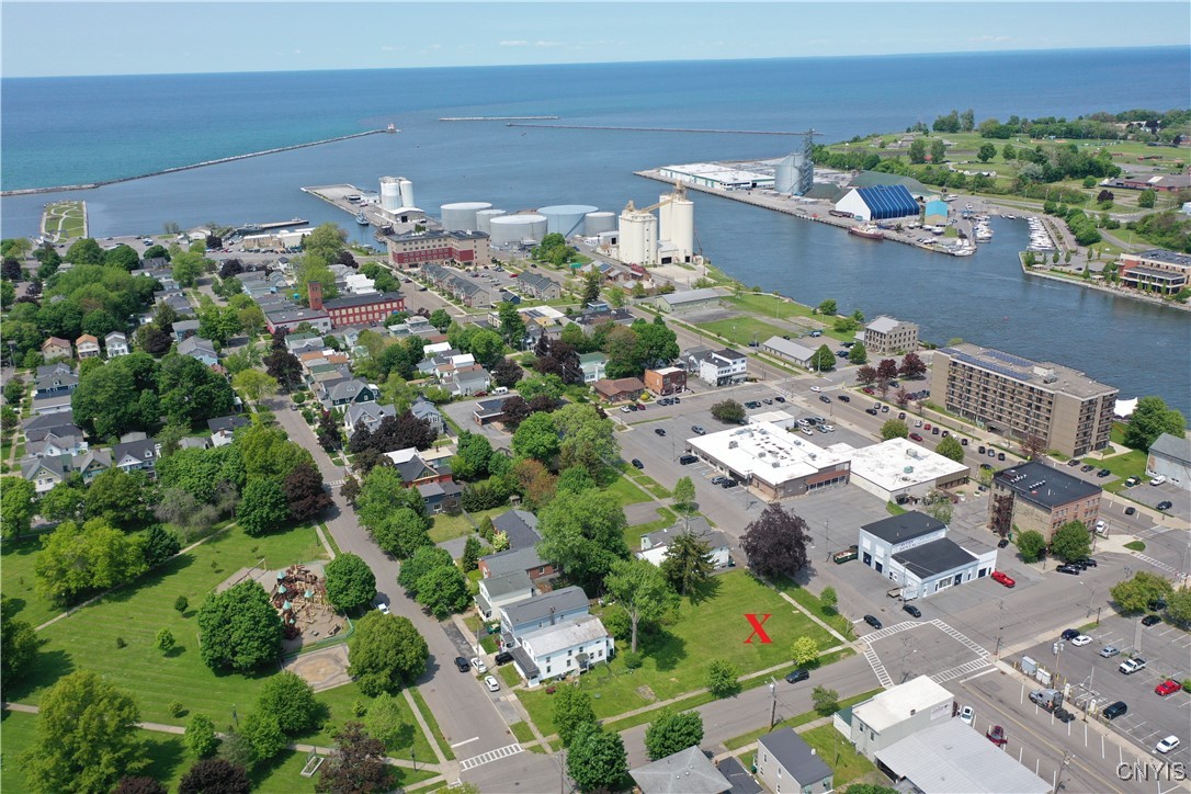 33,37 W Cayuga Street