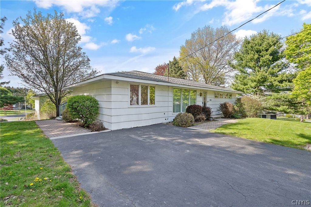 Photo of 112 Calumet Drive, Geddes, NY 13219 (MLS # S1679054)