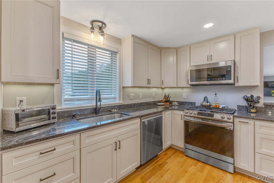 102 Patricia Lane, Manlius, New York image 13