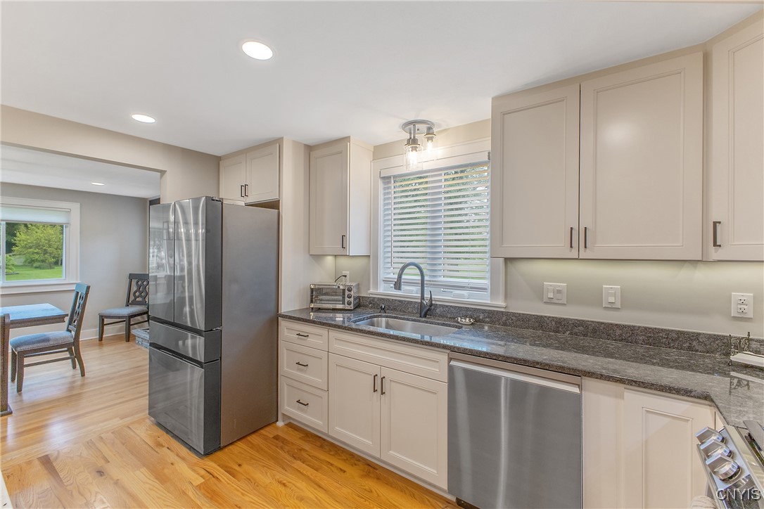 102 Patricia Lane, Manlius, New York image 15