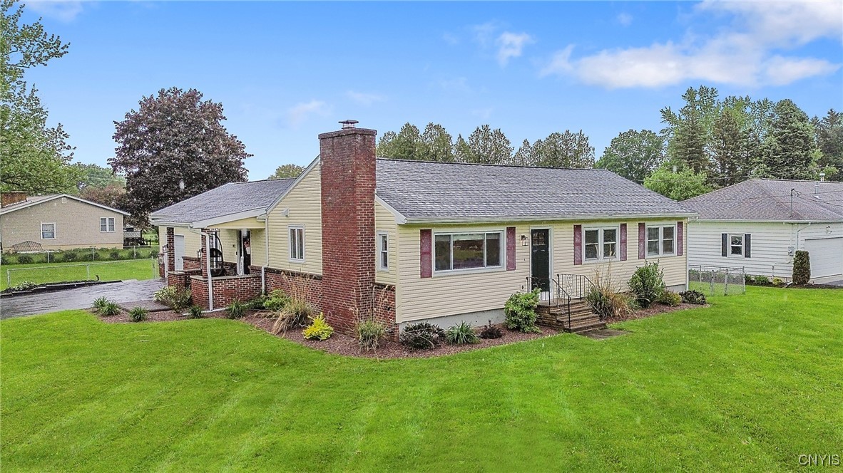 102 Patricia Lane, Manlius, New York image 1