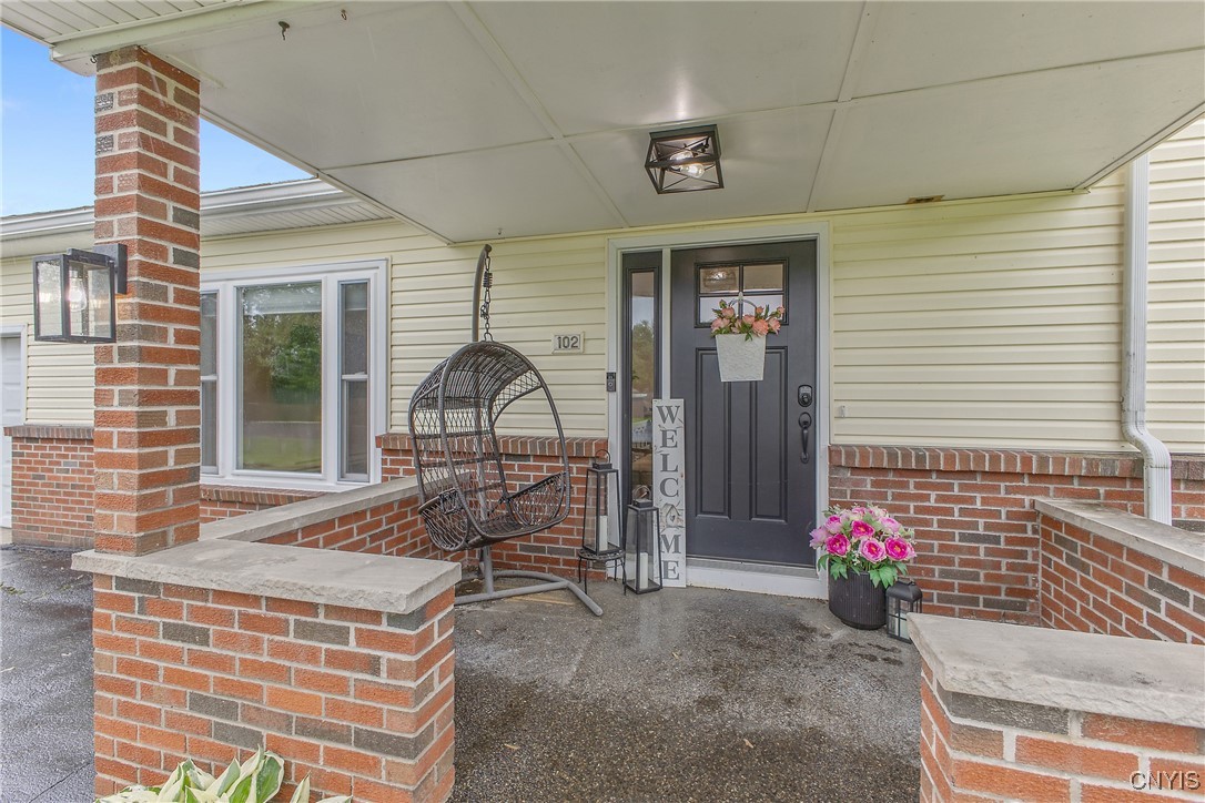 102 Patricia Lane, Manlius, New York image 3