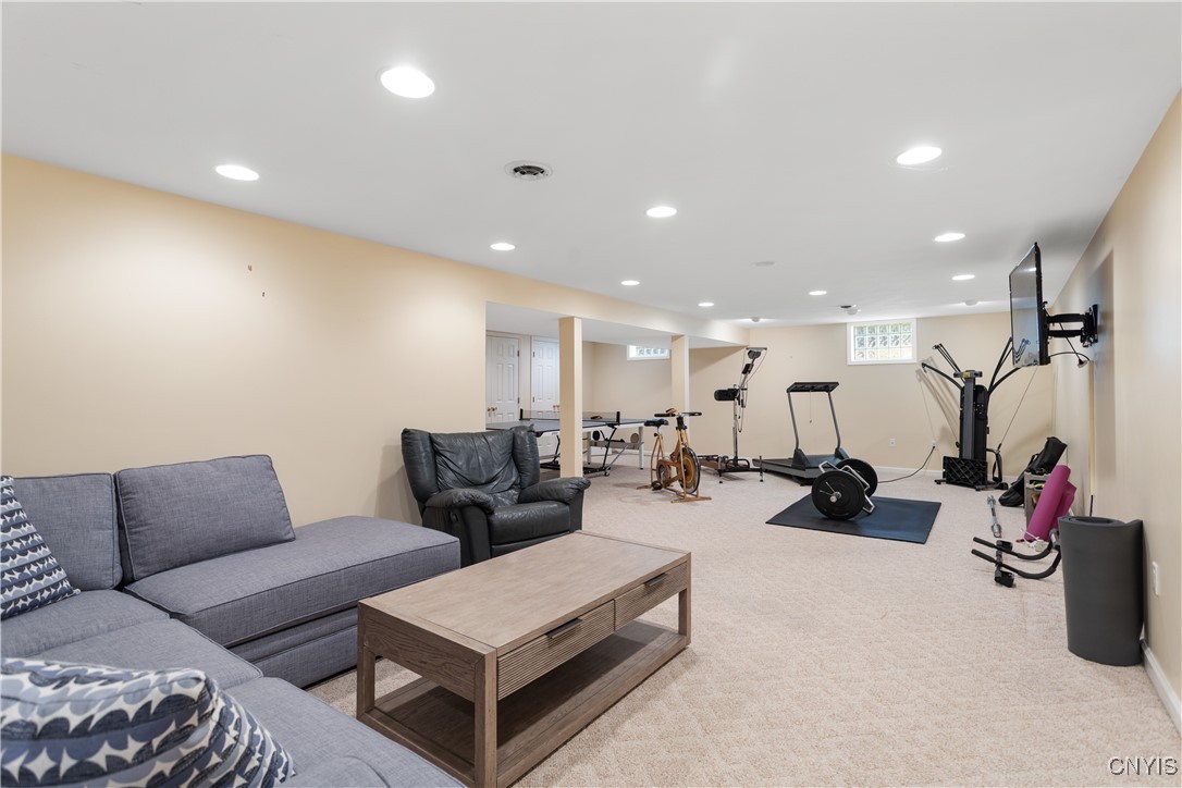 8178 Old Sunridge Drive, Manlius, New York image 38