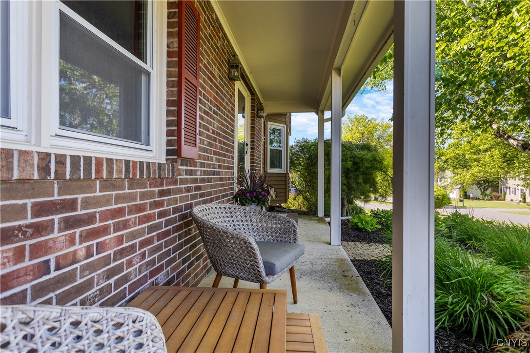 8178 Old Sunridge Drive, Manlius, New York image 3
