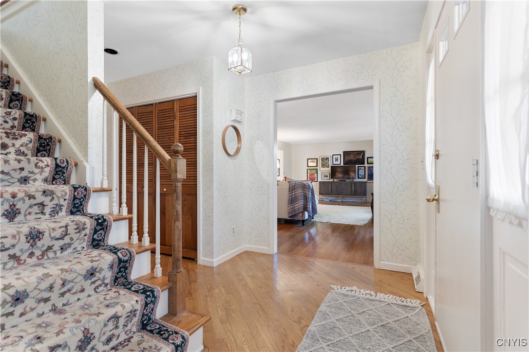 8178 Old Sunridge Drive, Manlius, New York image 6