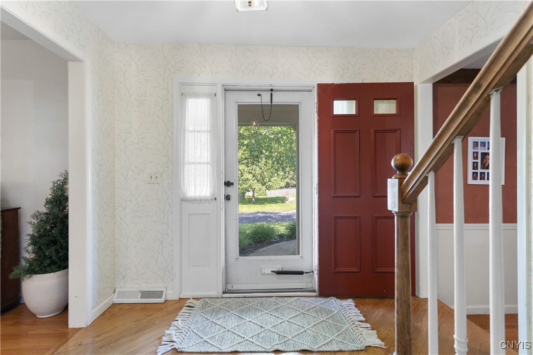 8178 Old Sunridge Drive, Manlius, New York image 5