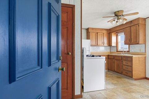 Tiny photo for 705 7th North Street, Salina, NY 13088 (MLS # S1655263)