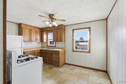 Tiny photo for 705 7th North Street, Salina, NY 13088 (MLS # S1655263)