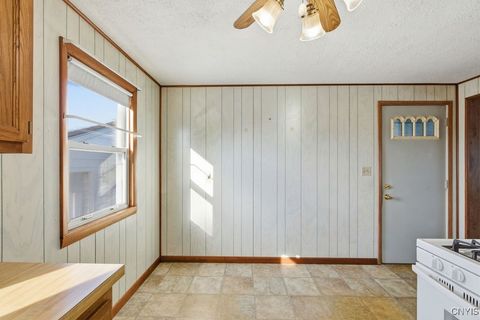 Tiny photo for 705 7th North Street, Salina, NY 13088 (MLS # S1655263)