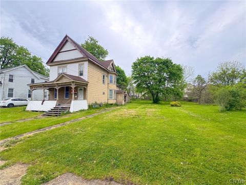Photo of 18 Baker Avenue, Auburn, NY 13021 (MLS # S1683007)