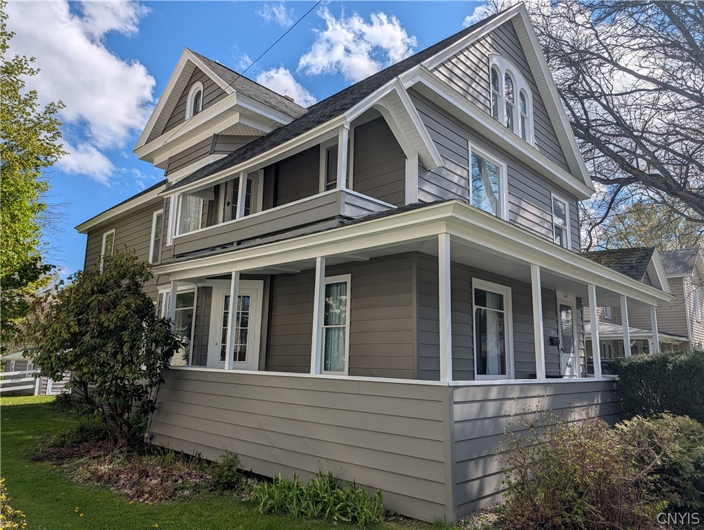 141 Tompkins Street