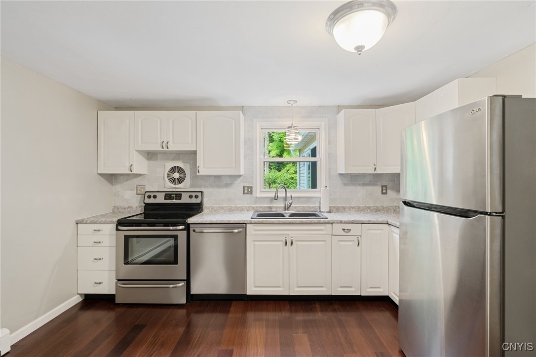 4287 Stepping Stone Lane, Clay, New York image 14