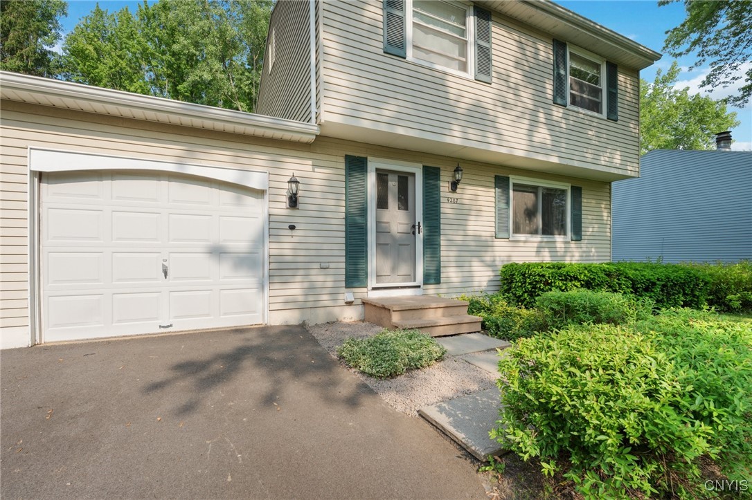 4287 Stepping Stone Lane, Clay, New York image 3