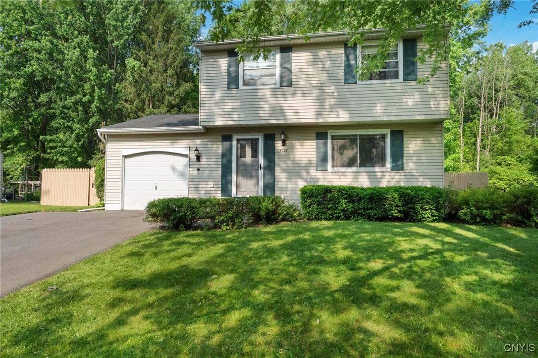 4287 Stepping Stone Lane, Clay, New York image 1