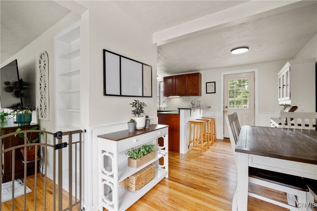 203 Forest Drive, Cicero, New York image 3