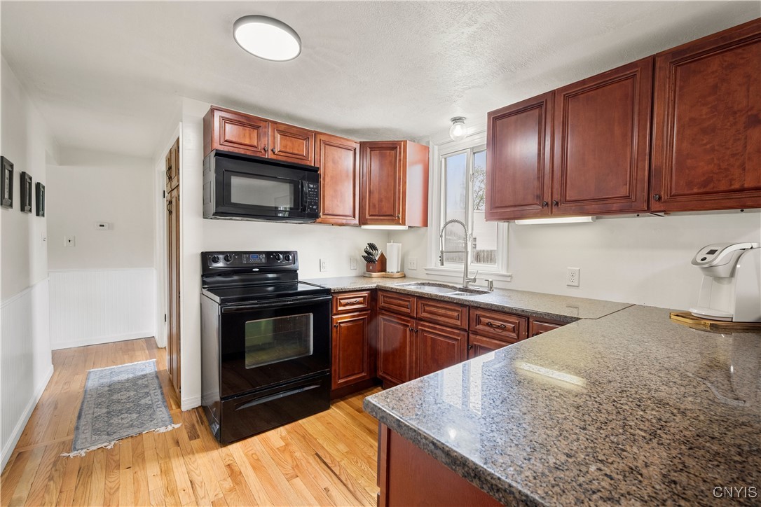 203 Forest Drive, Cicero, New York image 6
