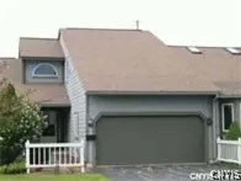 Photo of 61 Midlake Circle, Manlius, NY 13057 (MLS # S1674265)