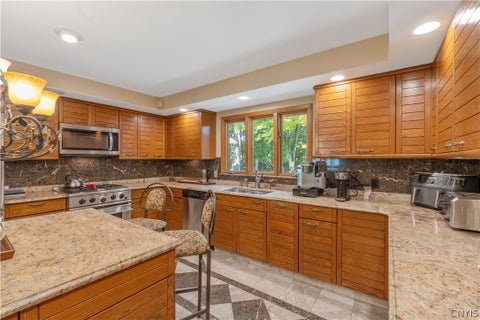 Tiny photo for 6909 Shalimar Way WAY, DeWitt, NY 13066 (MLS # S1699369)
