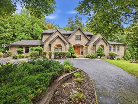 Photo of 6909 Shalimar Way WAY, DeWitt, NY 13066 (MLS # S1699369)