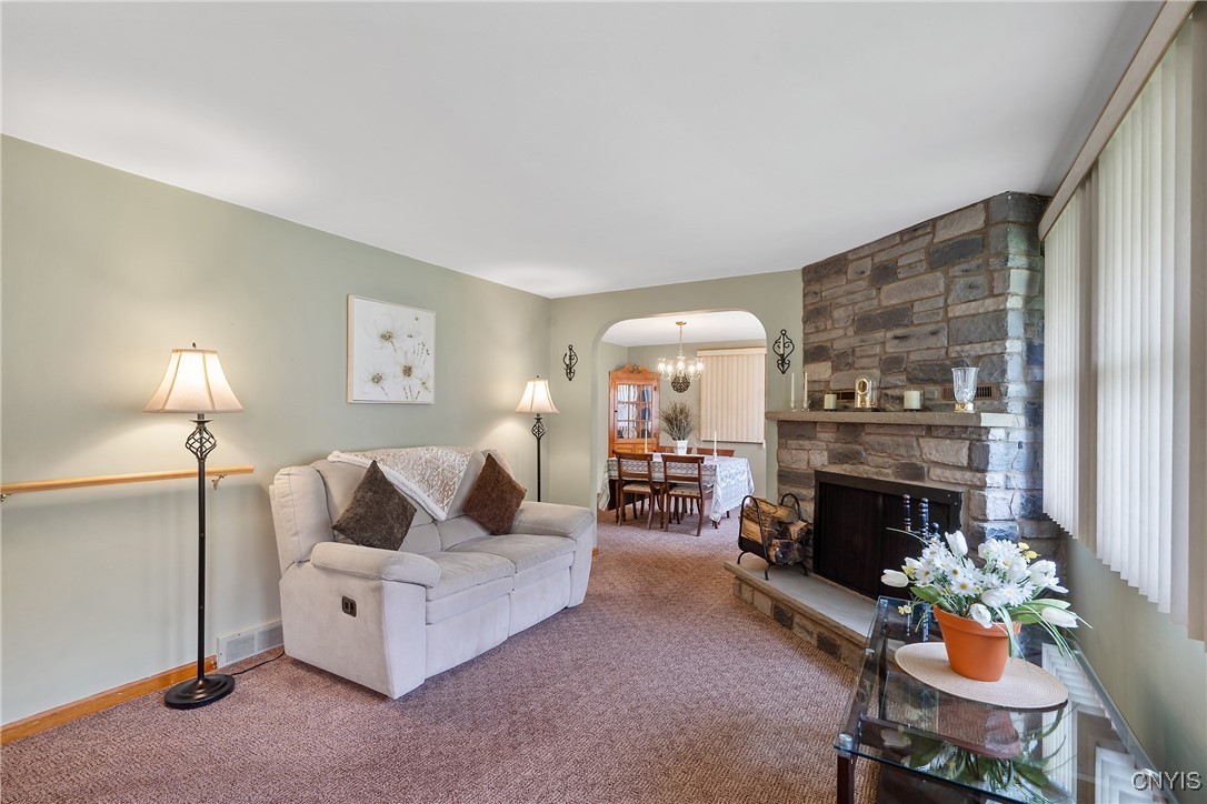111 Fernpark Drive, Camillus, New York image 6