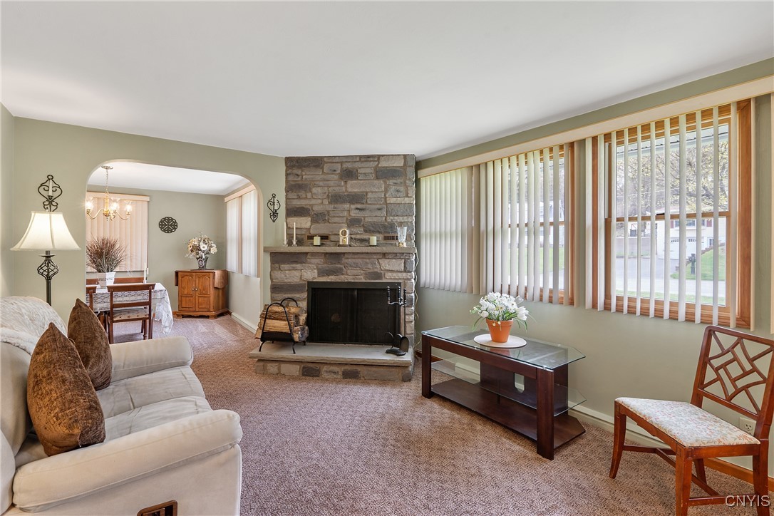 111 Fernpark Drive, Camillus, New York image 5