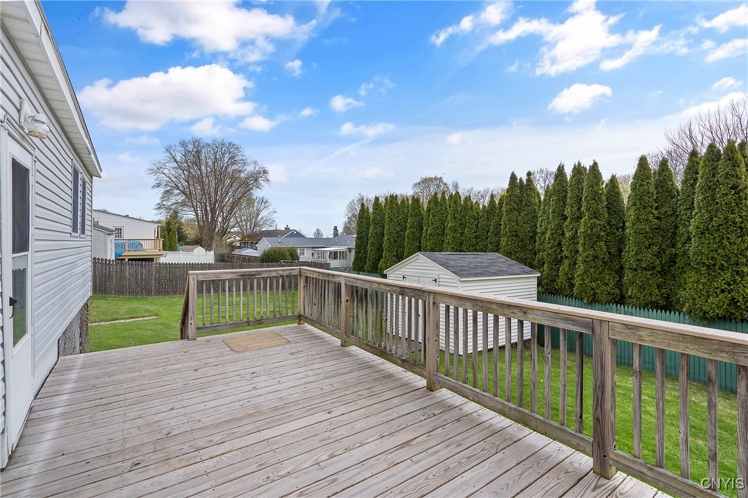 111 Fernpark Drive, Camillus, New York image 35