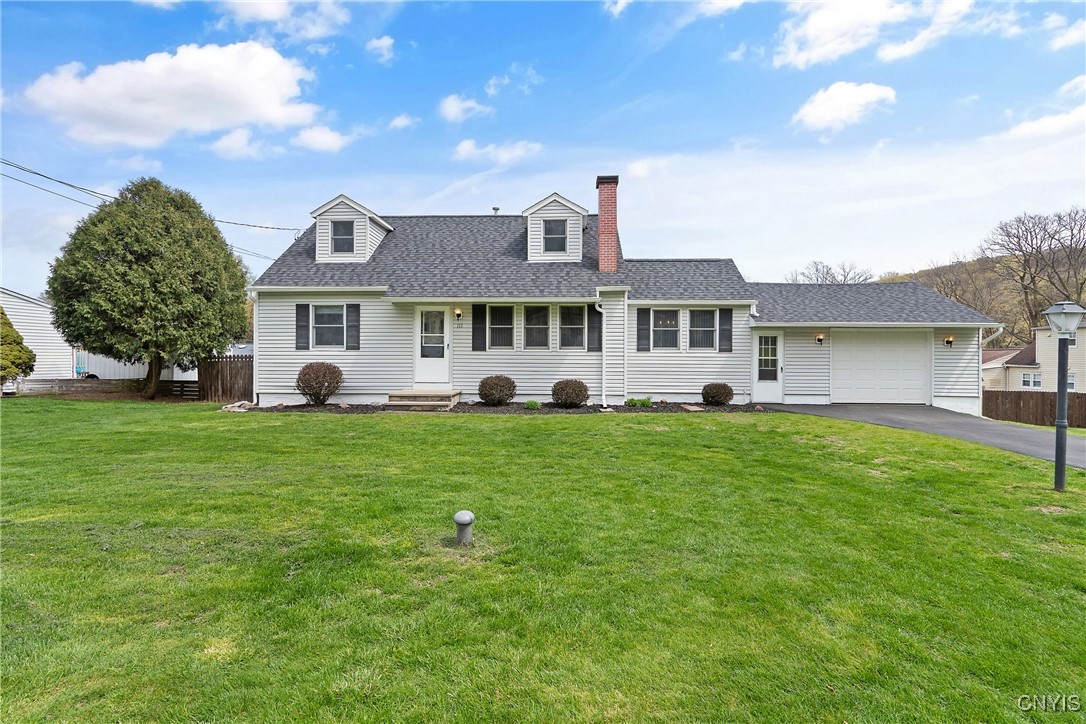 111 Fernpark Drive, Camillus, New York image 2