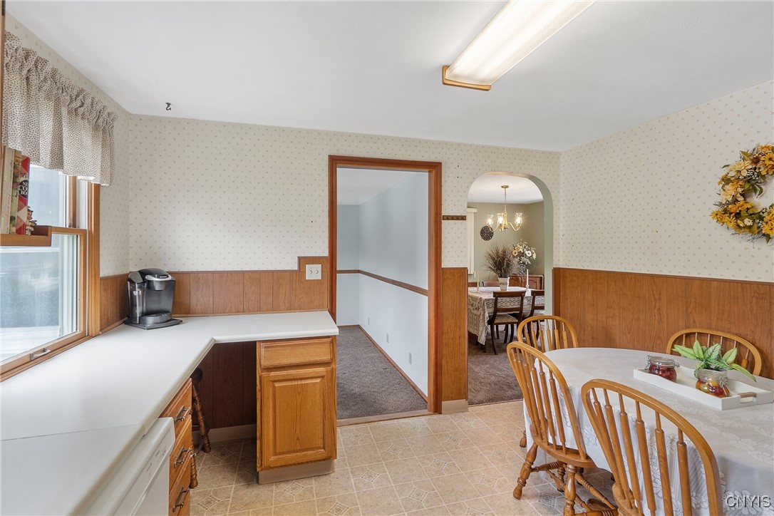 111 Fernpark Drive, Camillus, New York image 12