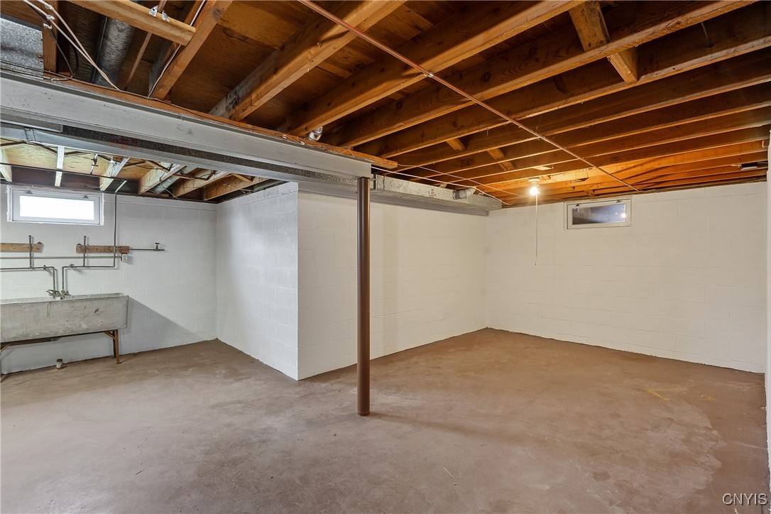 111 Fernpark Drive, Camillus, New York image 33