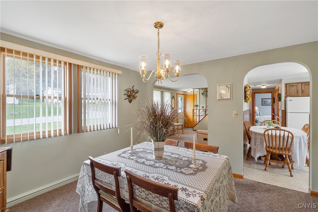 111 Fernpark Drive, Camillus, New York image 15