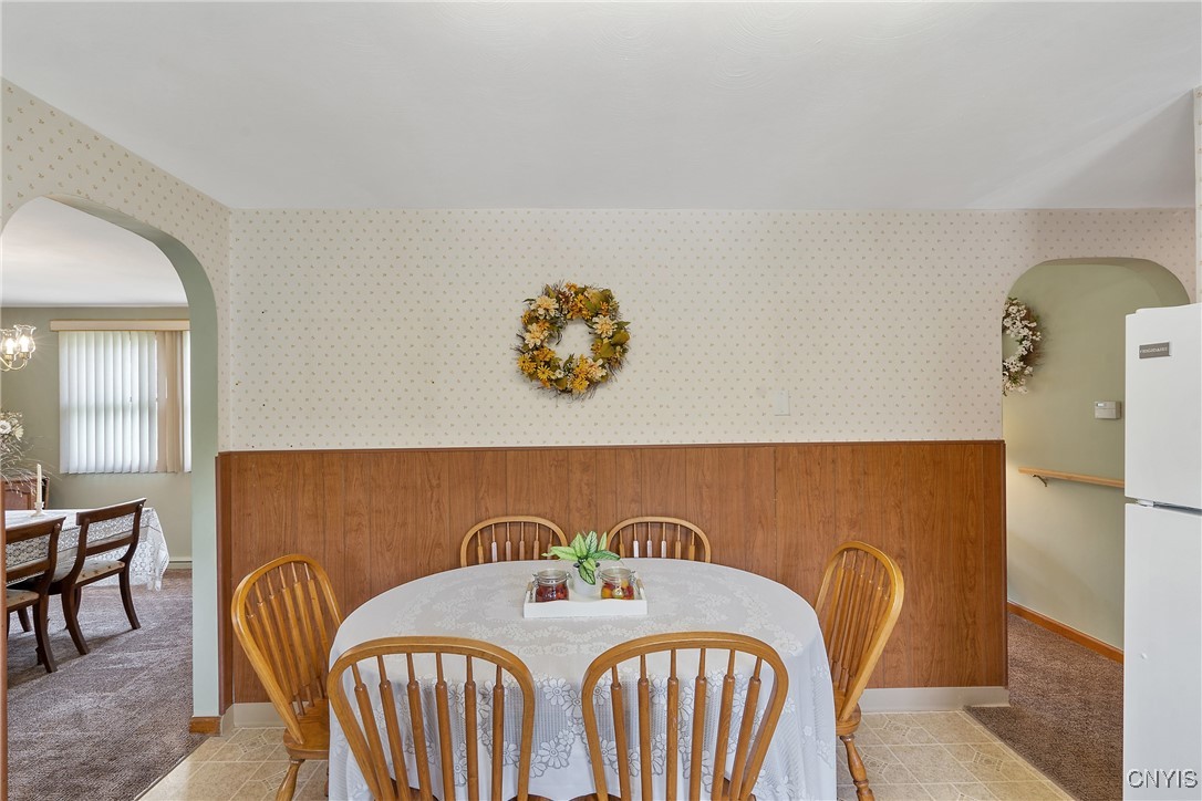 111 Fernpark Drive, Camillus, New York image 13