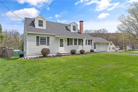 111 Fernpark Drive, Camillus, NY 13031 - MLS#: S1600328