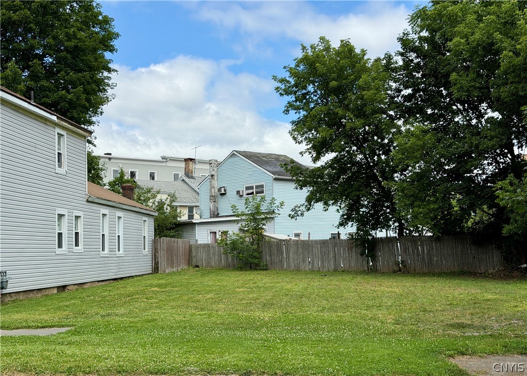 733 Mary Street