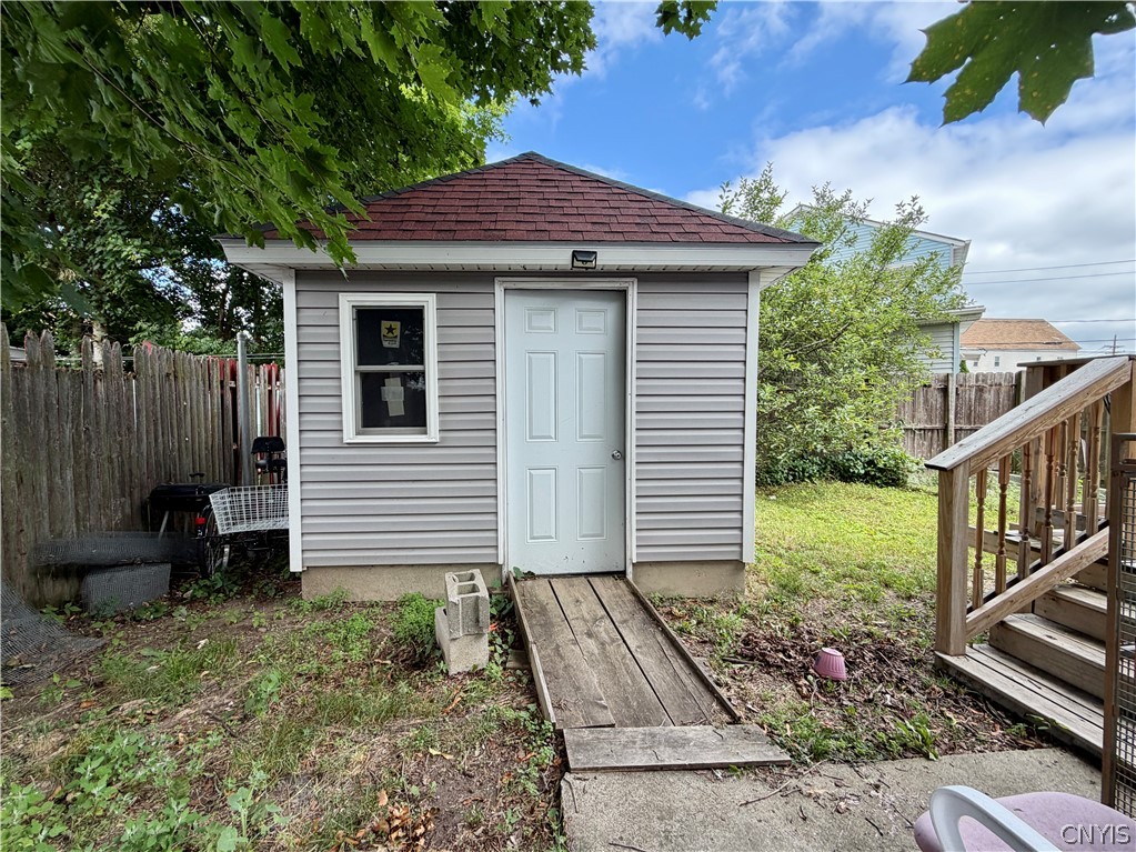 733 Mary Street