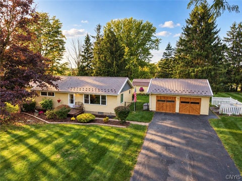 Homes For Sale - 3735 Fisher Road<br/> Skaneateles, NY 13152