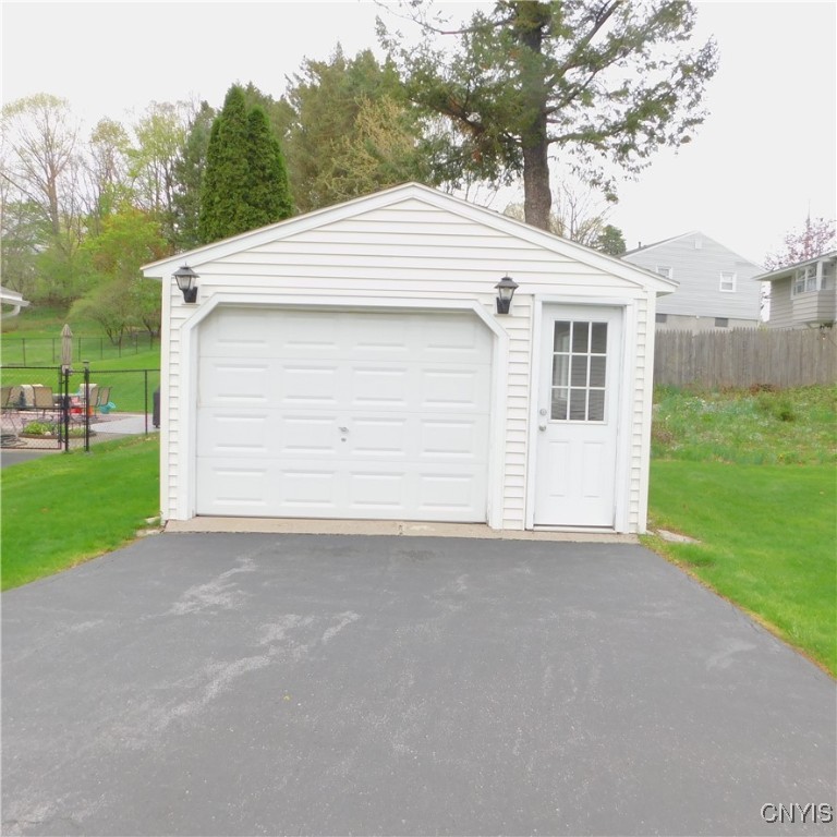 Geddes, New York 13219, United States, 3 Bedrooms Bedrooms, ,2 BathroomsBathrooms,Residential,Pending,121451