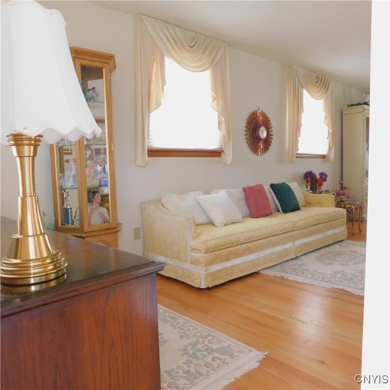 Geddes, New York 13219, United States, 3 Bedrooms Bedrooms, ,2 BathroomsBathrooms,Residential,Pending,121451